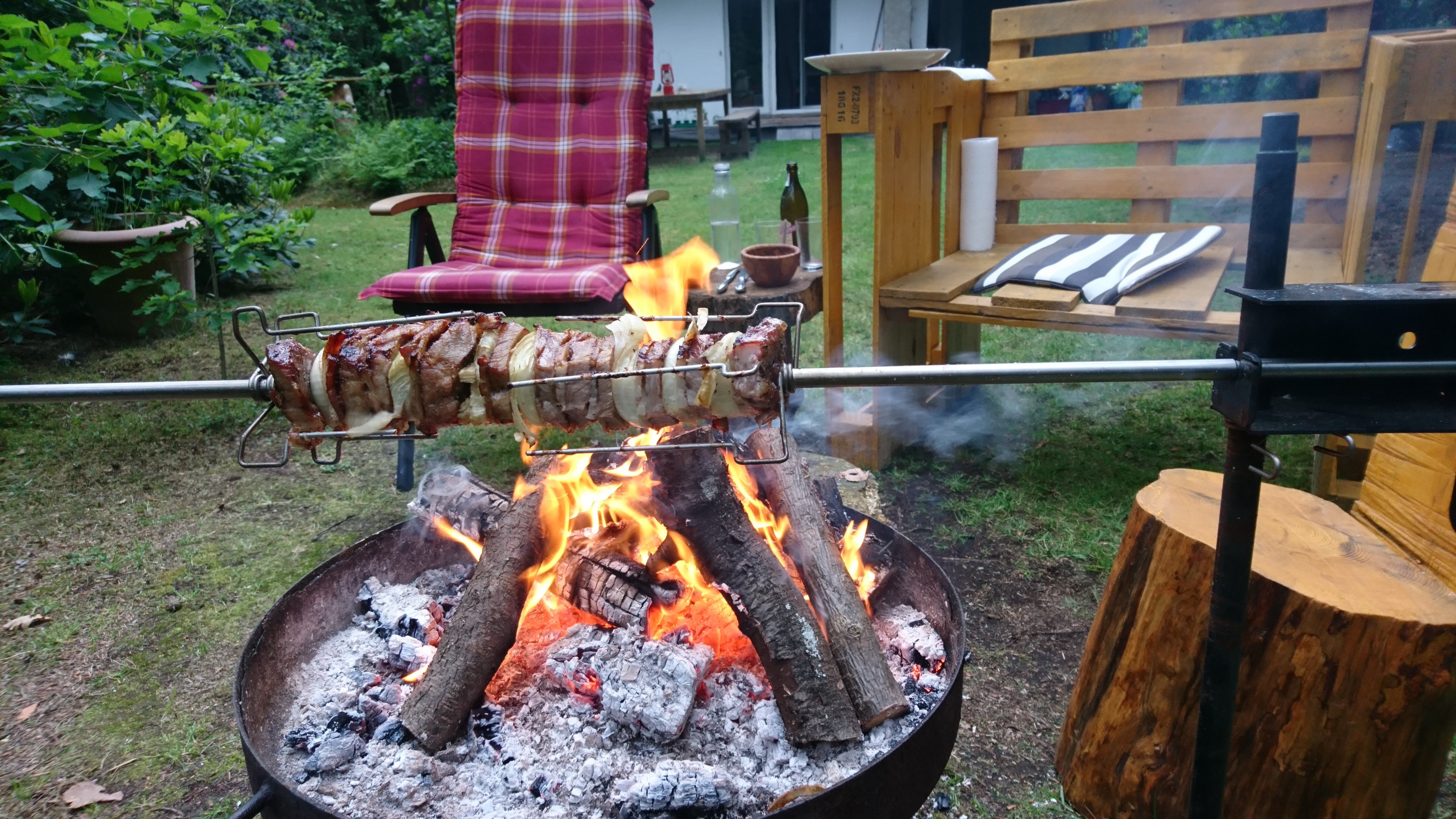 Drehspieß mit Gyrosbestückung