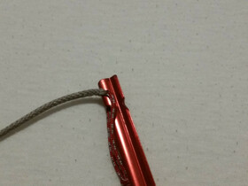 Hookworm mit Shock-Cord-Loop und angespleißter Hering