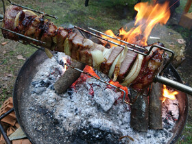 Drehspieß mit Gyrosbestückung